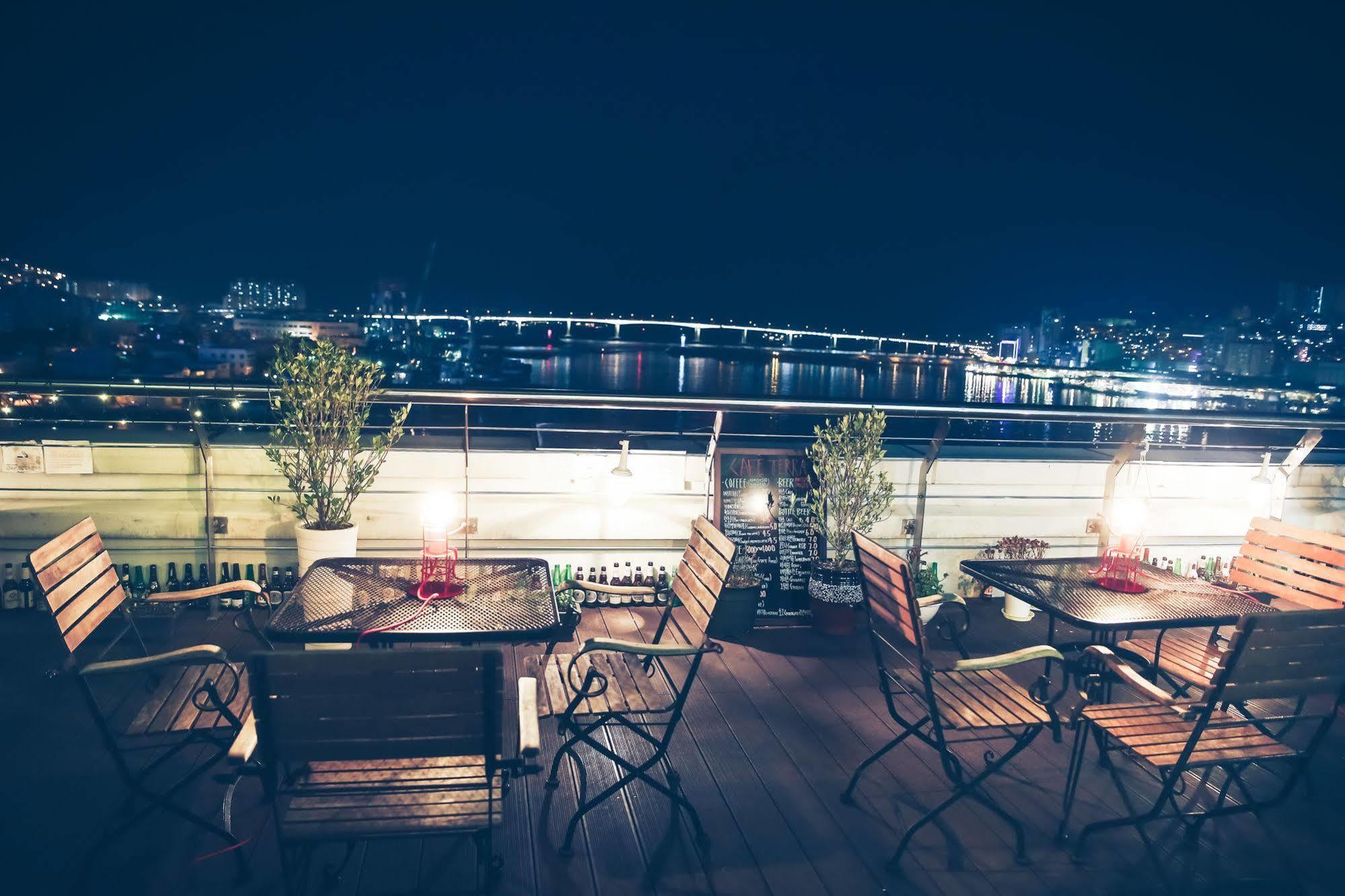 Terra Guesthouse Пусан Экстерьер фото