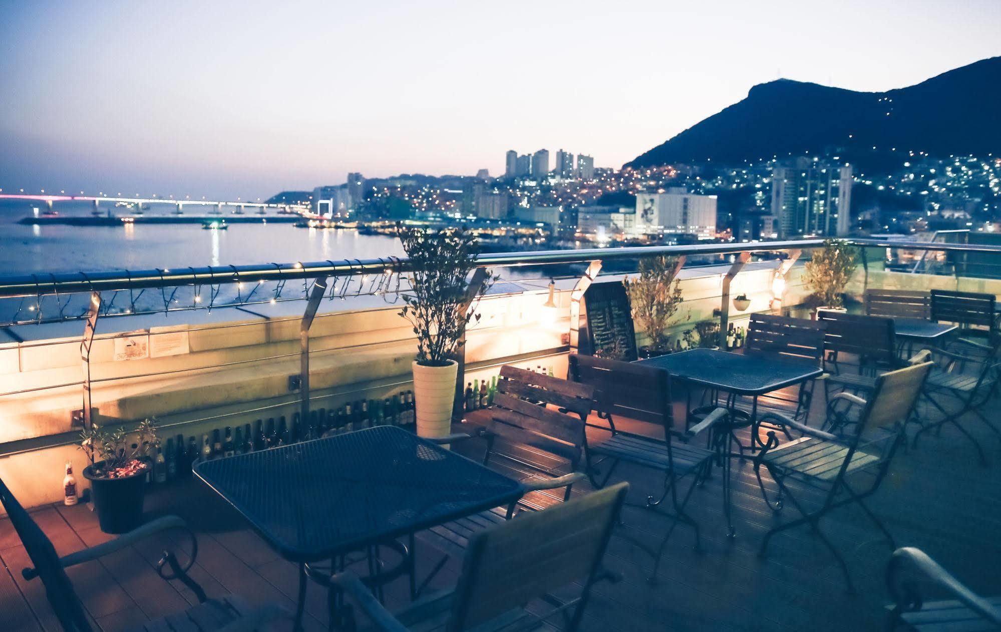 Terra Guesthouse Пусан Экстерьер фото